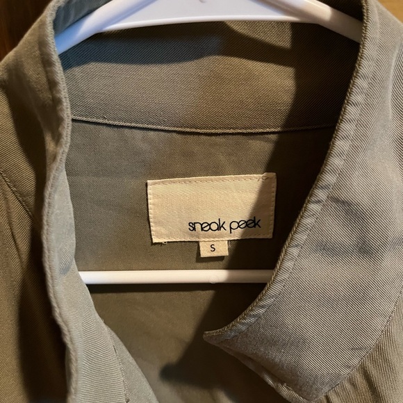 Lightweight seasonal jacket for Fall. Olive shade. - Picture 2 of 4